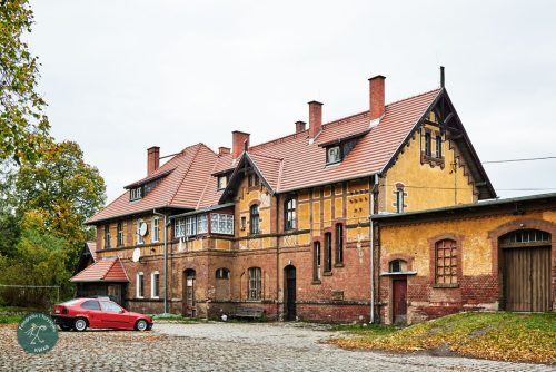 Stacja Głuszyca Górna, budynek dworca; Głuszyca Górna, Obniżenie Noworudzkie
